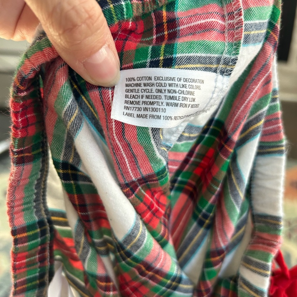 Wondershop Red and Green Plaid Womens Pajama Set - Picture 8 of 8